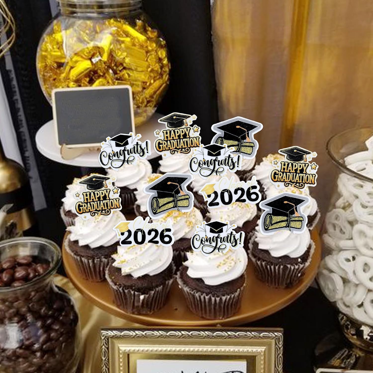 Thumbnail 2 de Ercadio 48-Count Edible Graduation Cupcake Toppers, Gold and Black, 2026
