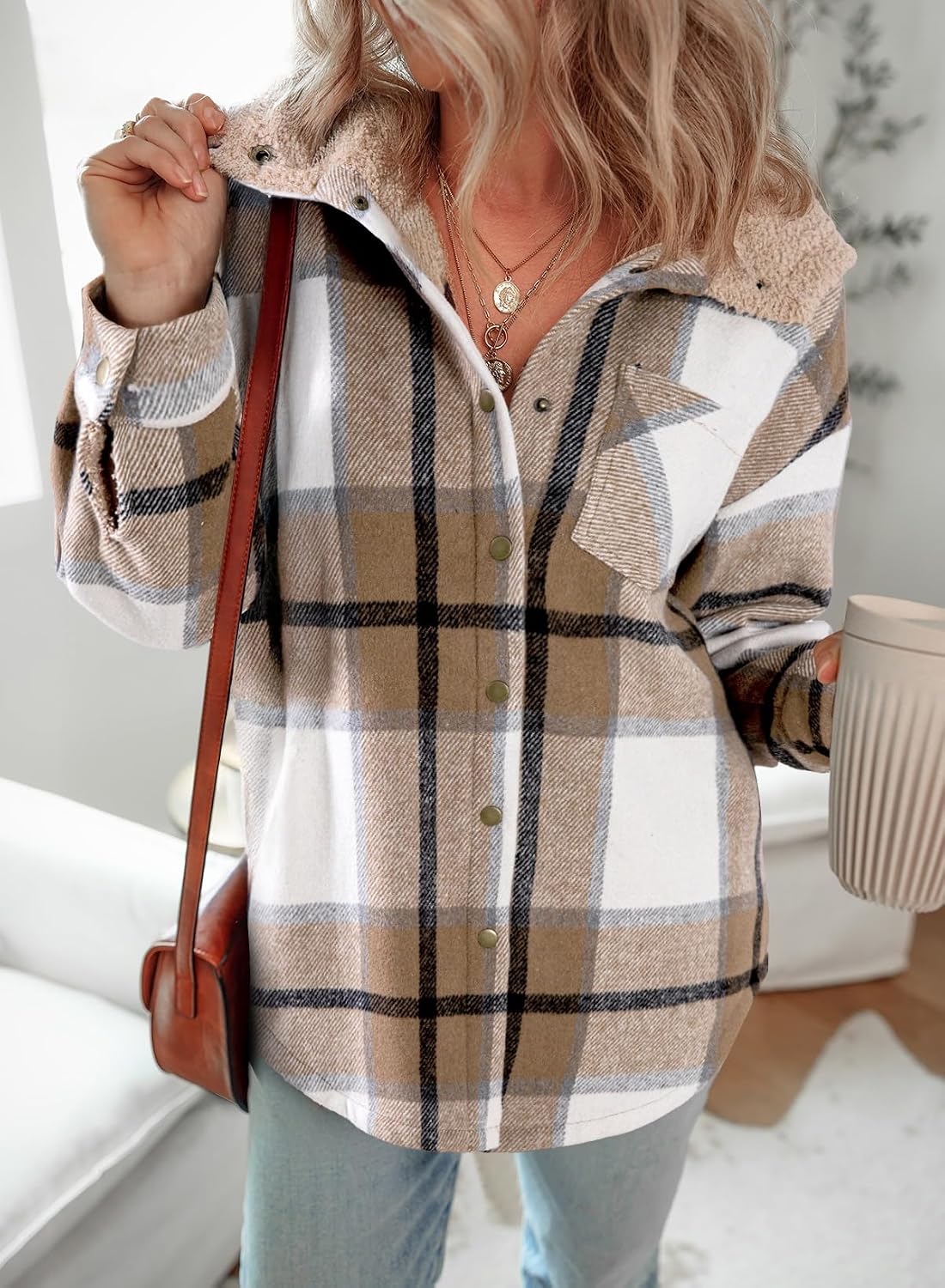 Detalle 2 de Dokotoo 2025 Flannel Hooded Plaid Shacket — Jacket