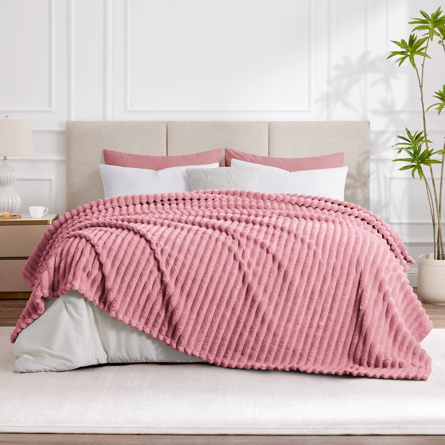 Thumbnail 2 de RUIKASI Fleece Throw Blanket for Sofa (230x270cm) – Super King, Pink Fluffy Throw