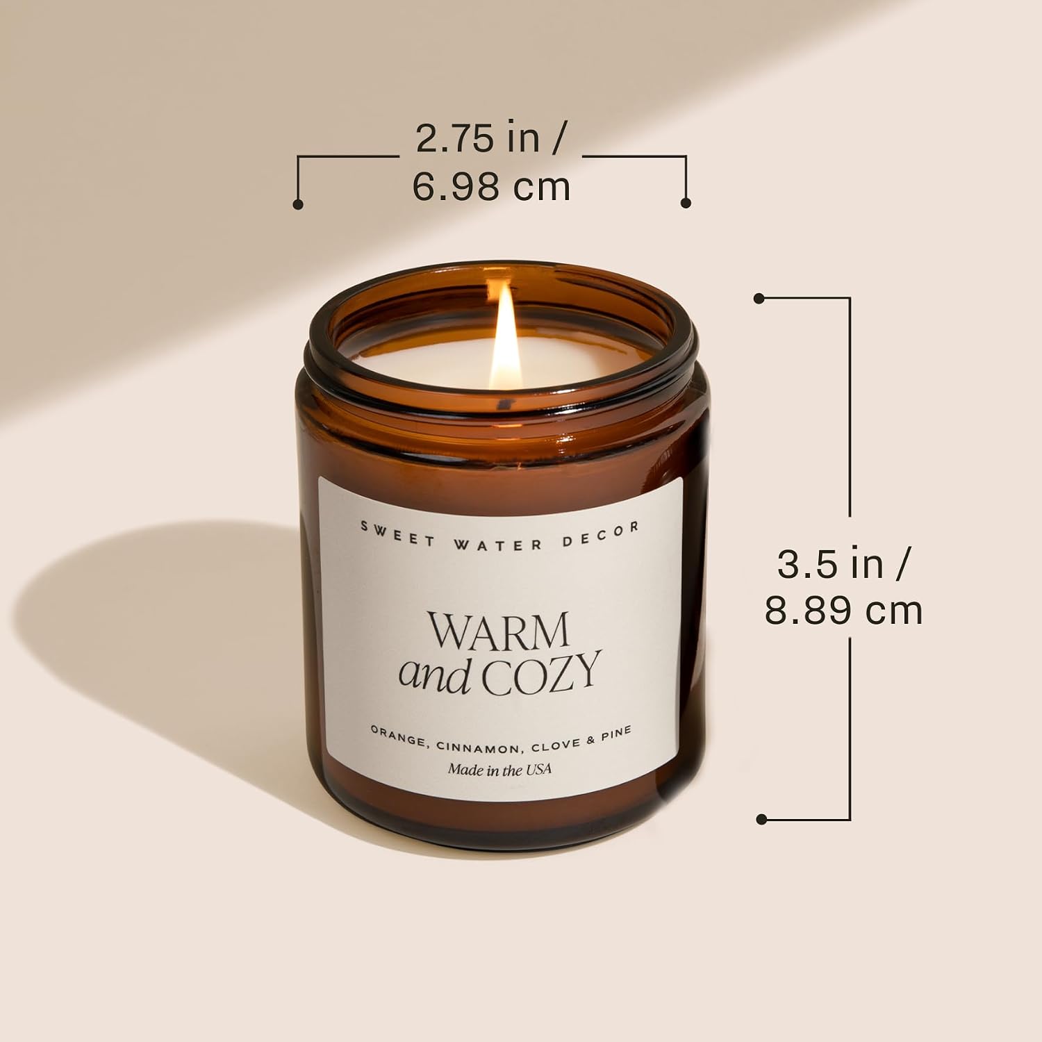 Detalle 2 de Sweet Water Decor Cozy Season Candle, 9 oz Amber Glass Jar, Soy-Blend Wax