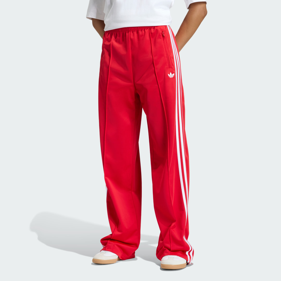 Detalle de Pantalón Firebird Loose Track de Adidas