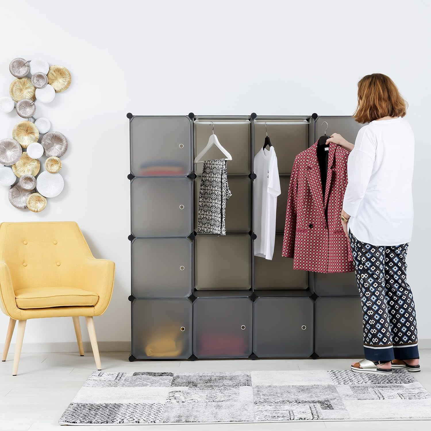 Detalle de Baroni Home Armadio componibile salva spazio, 16 scomparti in PP – grigio opaco 147x37x147 cm