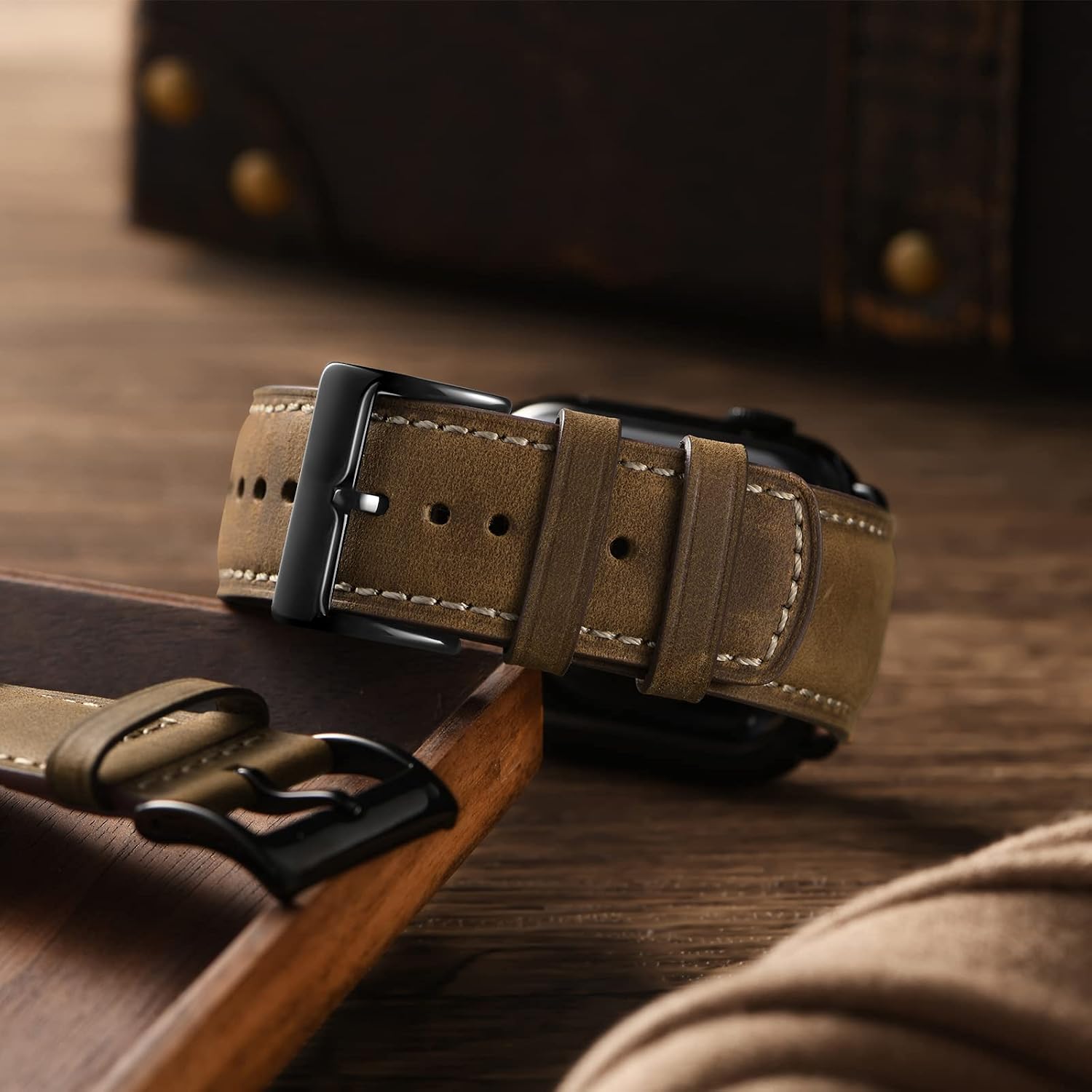 Detalle de WFEAGL Leather Strap for Apple Watch 44-49mm
