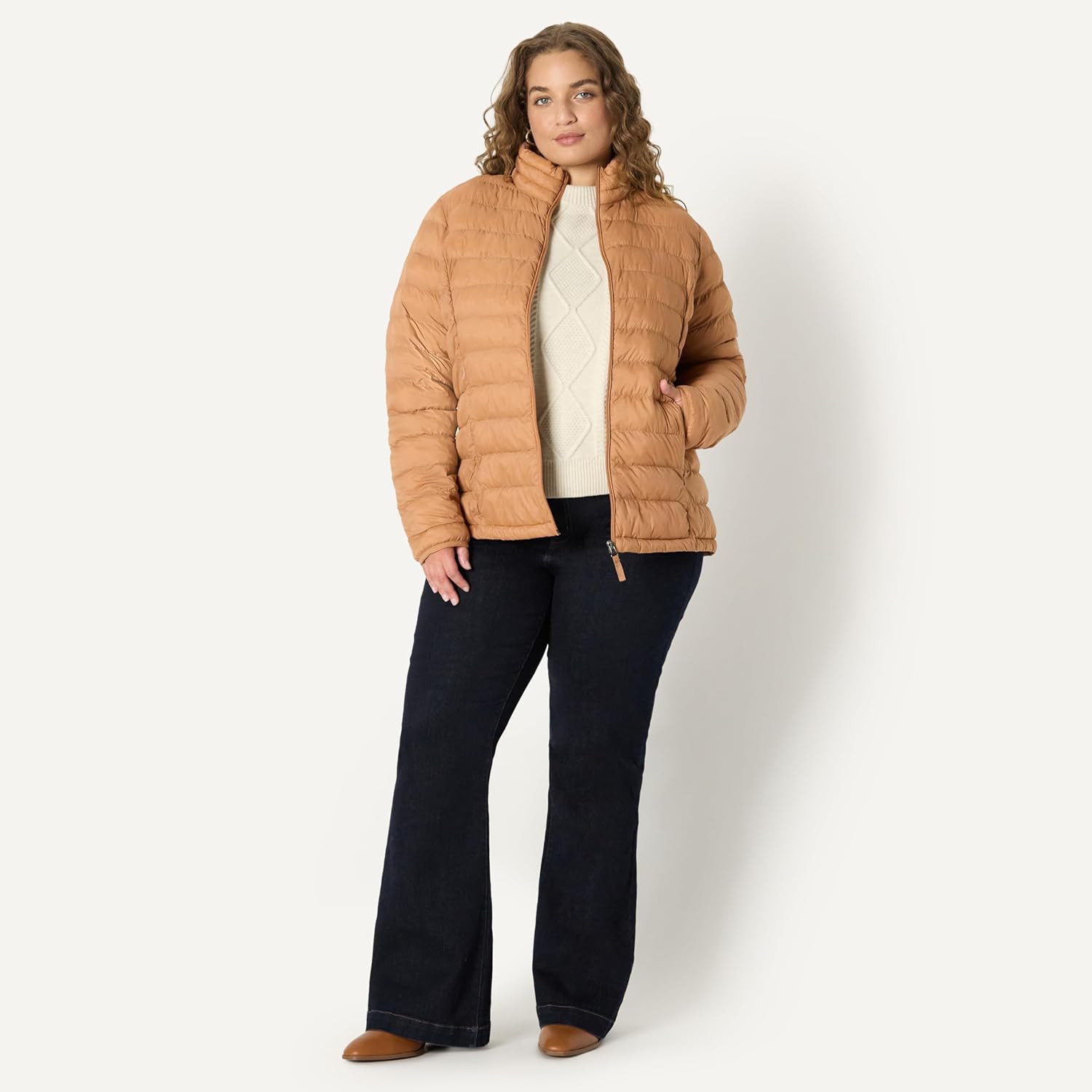 Thumbnail 6 de Amazon Essentials Women’s Lightweight Water-Resistant Packable Puffer Jacket (Plus Size available)