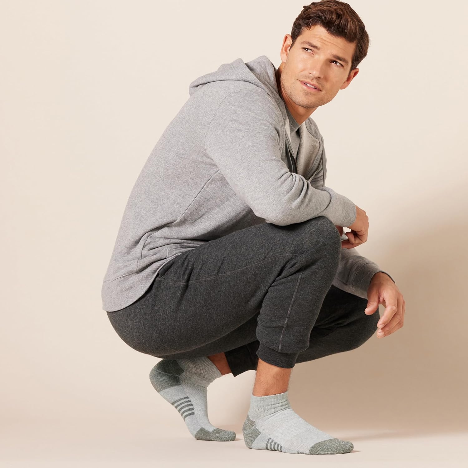 Thumbnail 3 de Amazon Essentials Herren sportliche Knöchelsocken (atmungsaktiv, Baumwollmischung, gepolstert) – 6er-Pack