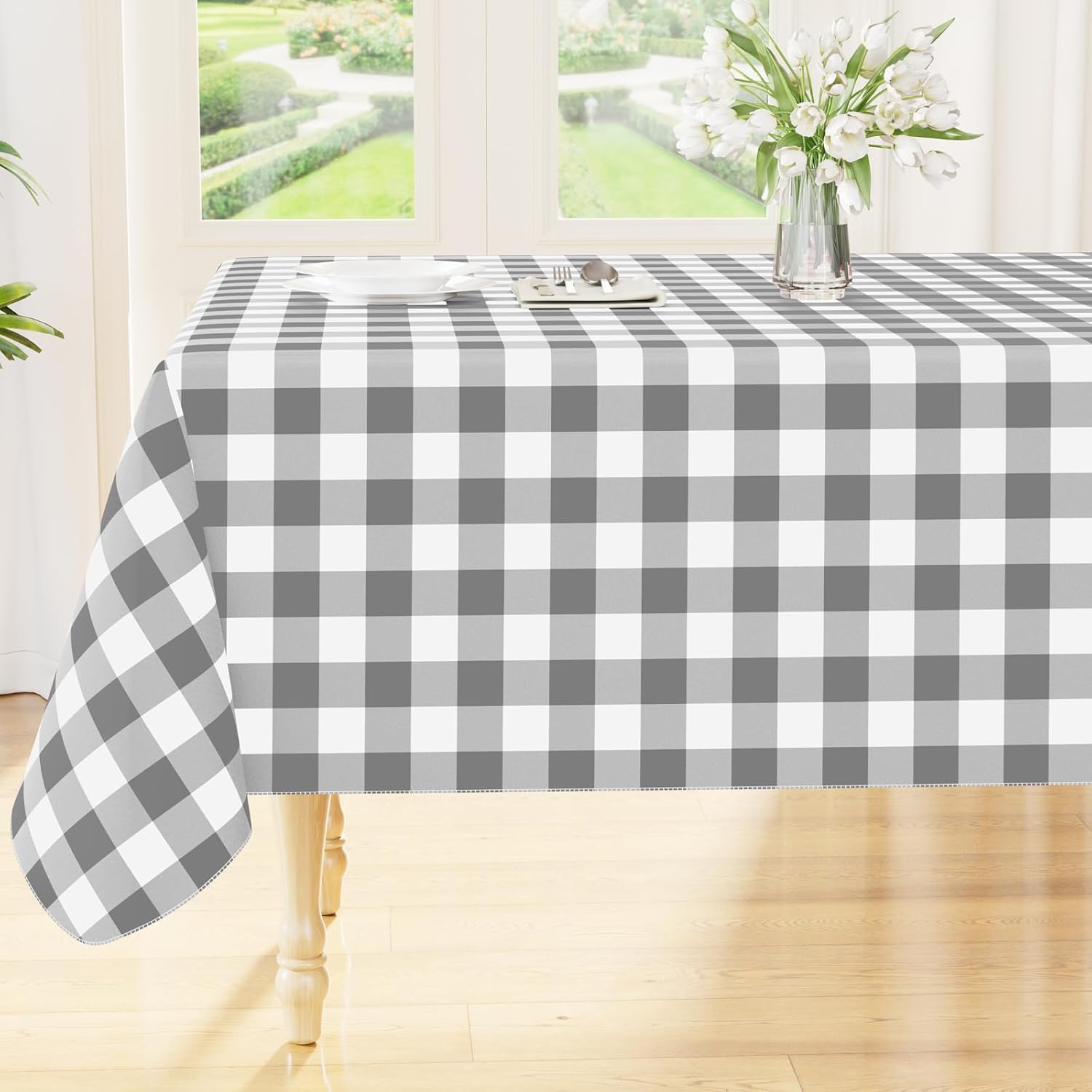 Detalle de Smiry Square Table Cloth, 54x54, Waterproof Vinyl with Flannel Backing in Grey & White Buffalo Plaid