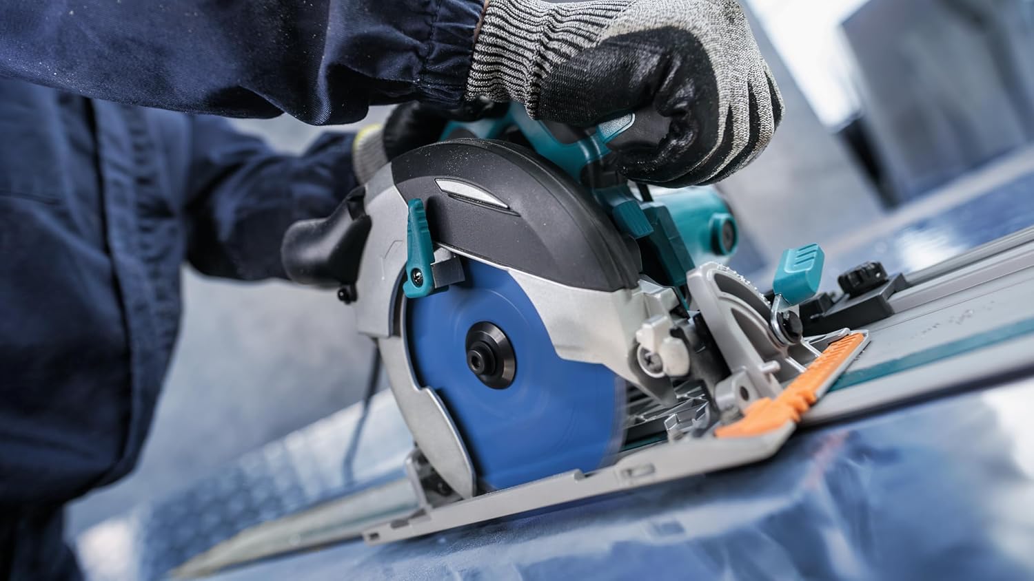 Detalle 2 de Bosch EXPERT aluminiumsågklinga 165 mm, 52 tänder och hårdmetallteknik
