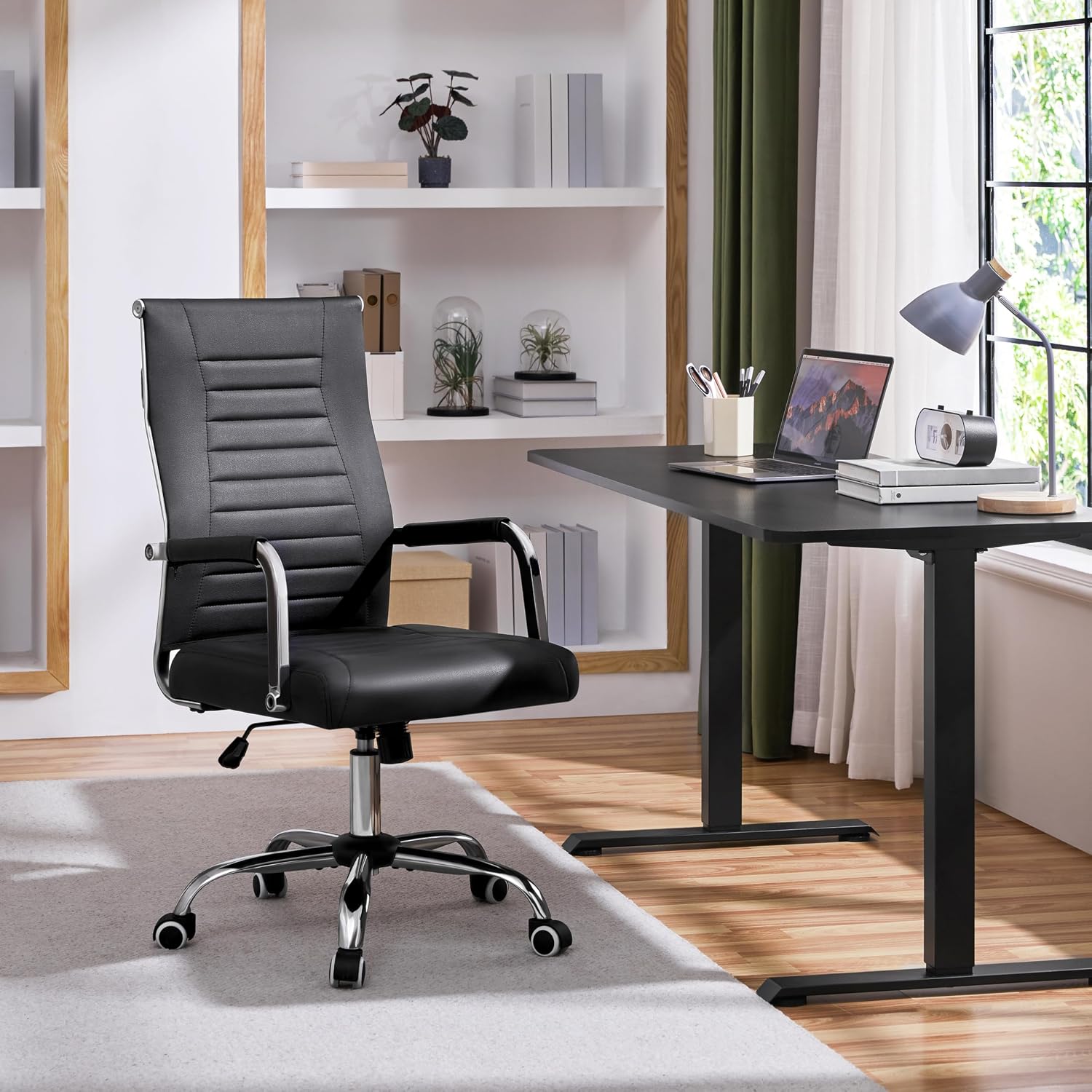Thumbnail 1 de Yaheetech sedia da ufficio ergonomica con schienale alto reclinabile e seduta regolabile, portata 136 kg, nera