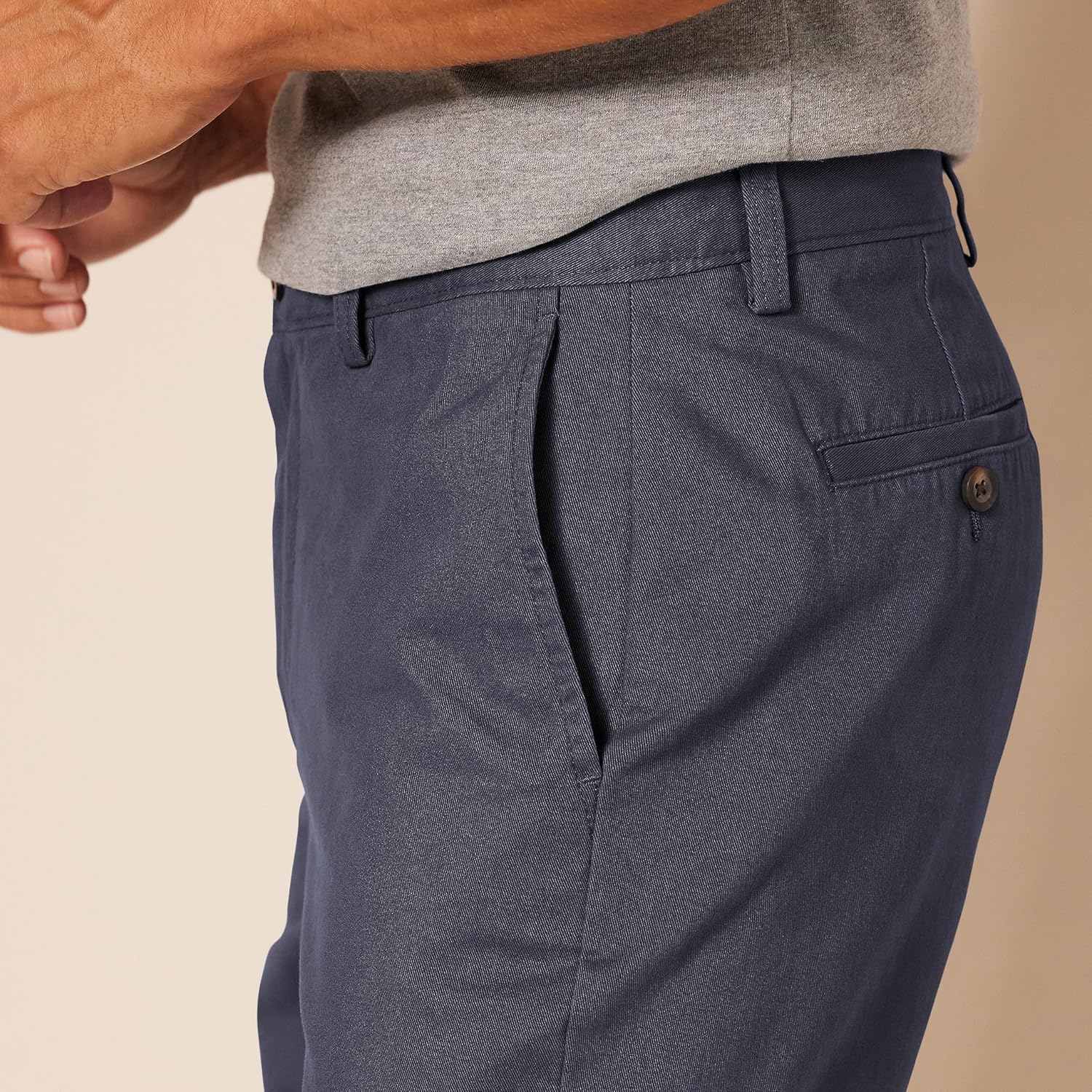 Thumbnail 2 de Amazon Essentials Herren Slim-Fit-Chinoshorts mit 23 cm Innenbeinlänge