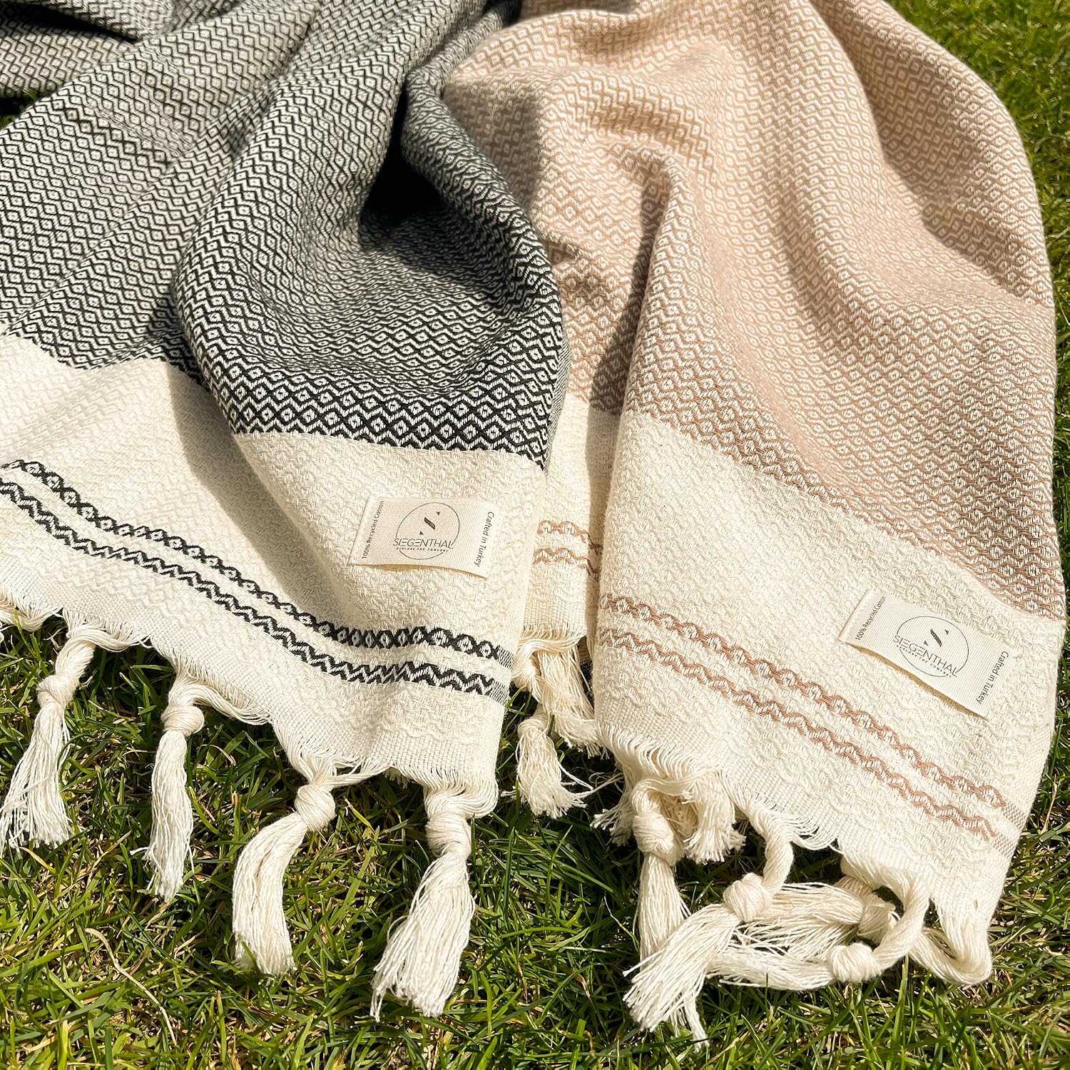 Detalle 2 de SIEGENTHAL Hamamtuch 2er Pack – Leichtes, recyceltes Strand- & Saunatuch 90 x 200 cm (Beige & Schwarz)