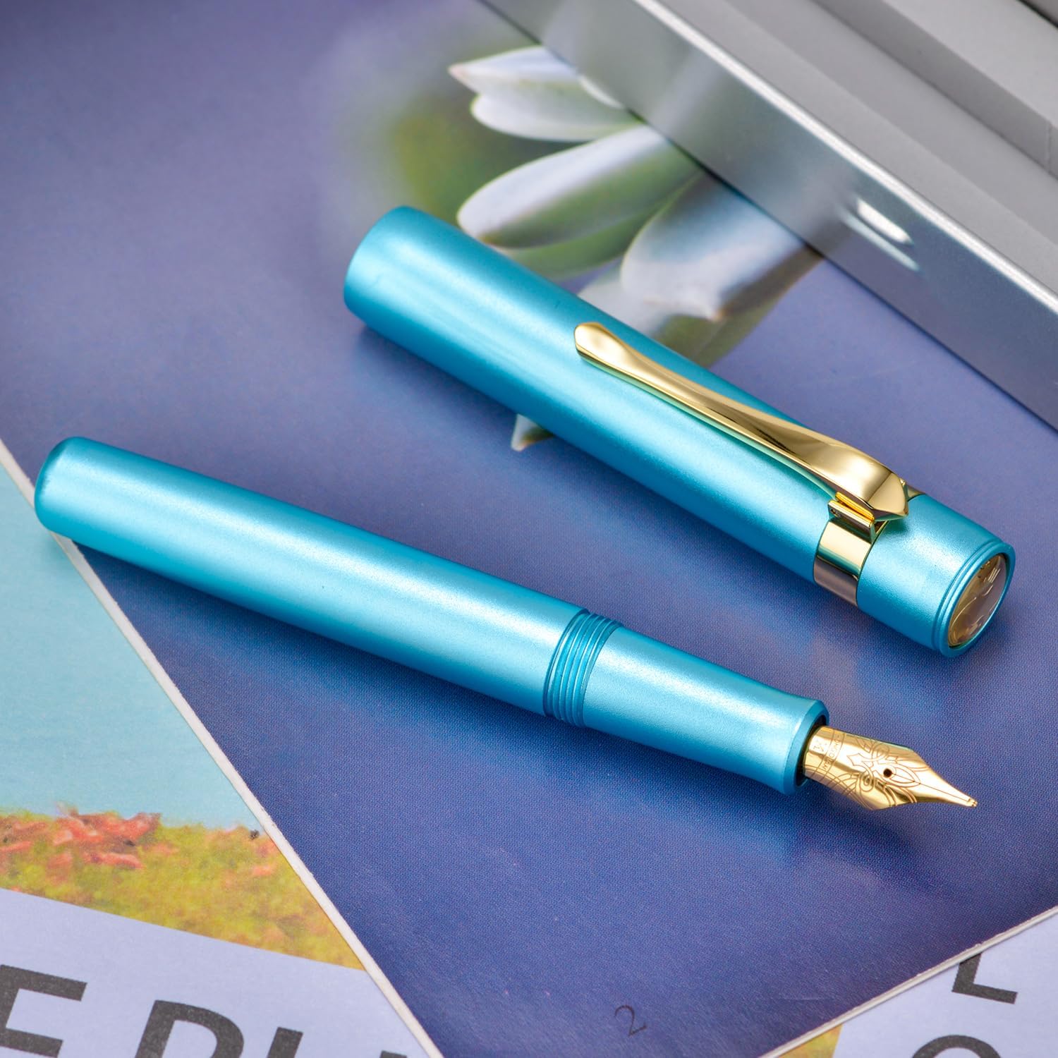 Thumbnail 6 de Hongdian M2 Black Forest Mini Fountain Pen – Lake Blue (Aluminium, Medium-Soft Nib)