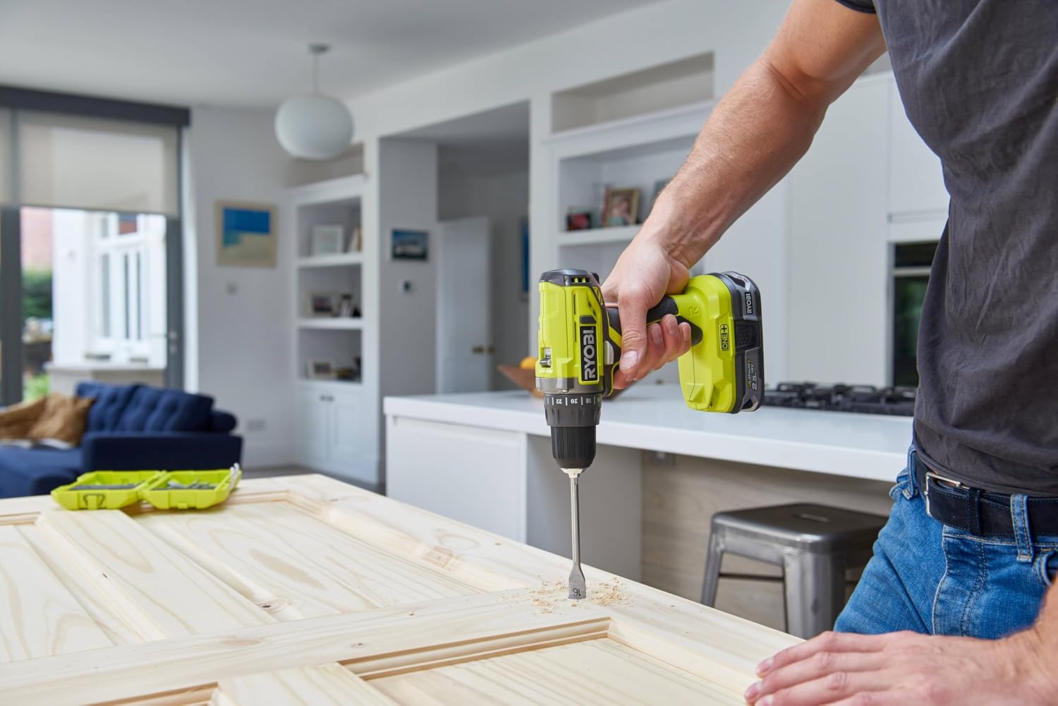 Thumbnail 5 de RYOBI R18DD2-242S Perceuse-visseuse sans fil 18V ONE+ avec 2 batteries (4,0 Ah et 2,0 Ah) et chargeur rapide