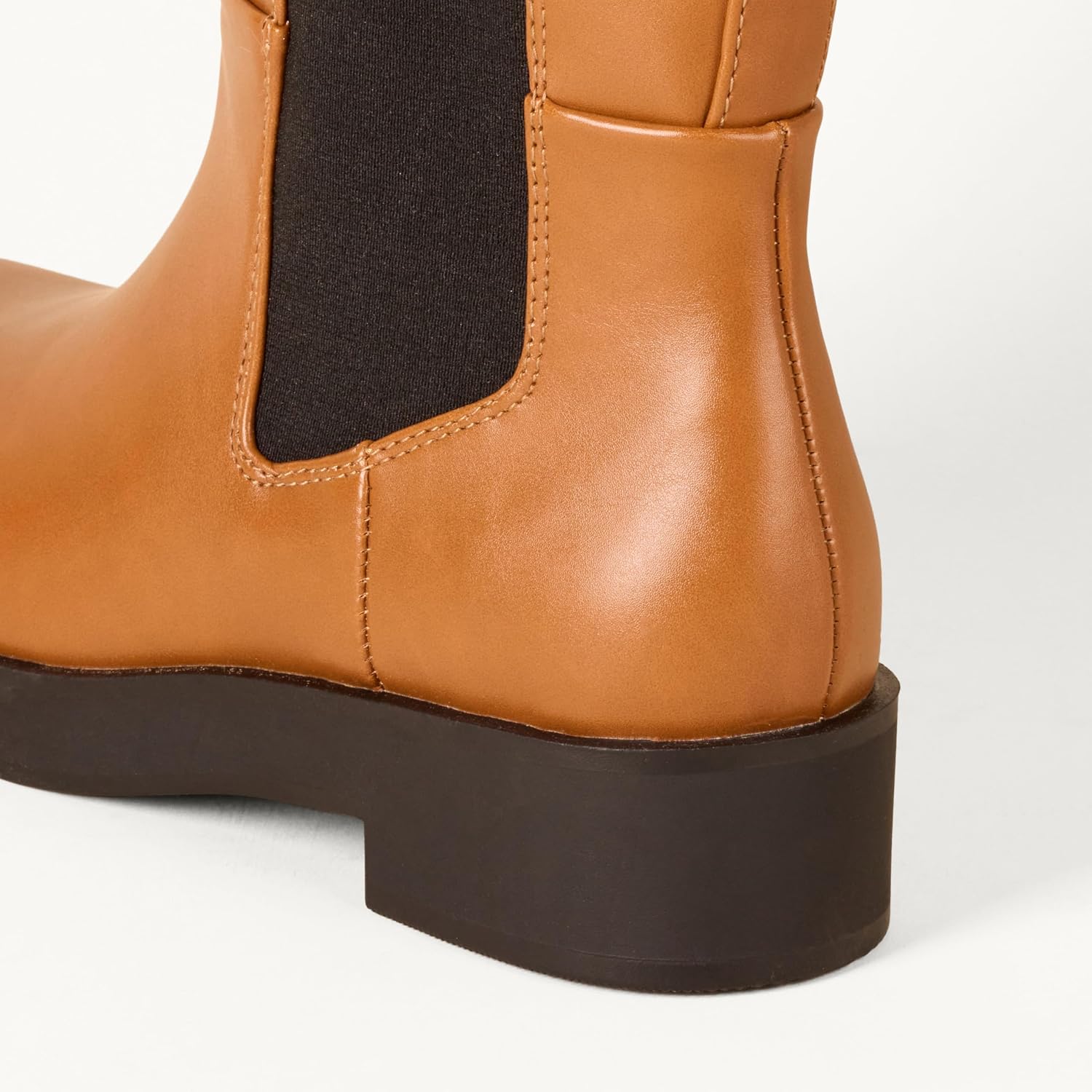 Detalle de Amazon Essentials Women’s Tall-Gusset Knee-High Boots