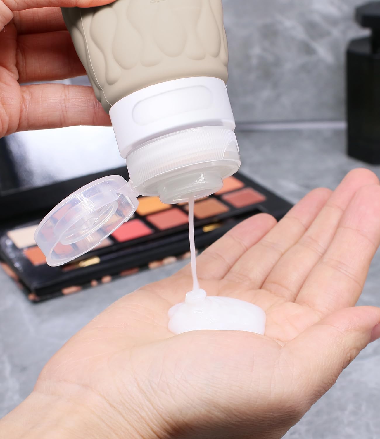 Detalle 2 de Lericttor 4-tlg. Silikon Reiseflaschen-Set 100 ml mit Etiketten – Tropfsicher, wiederbefüllbar
