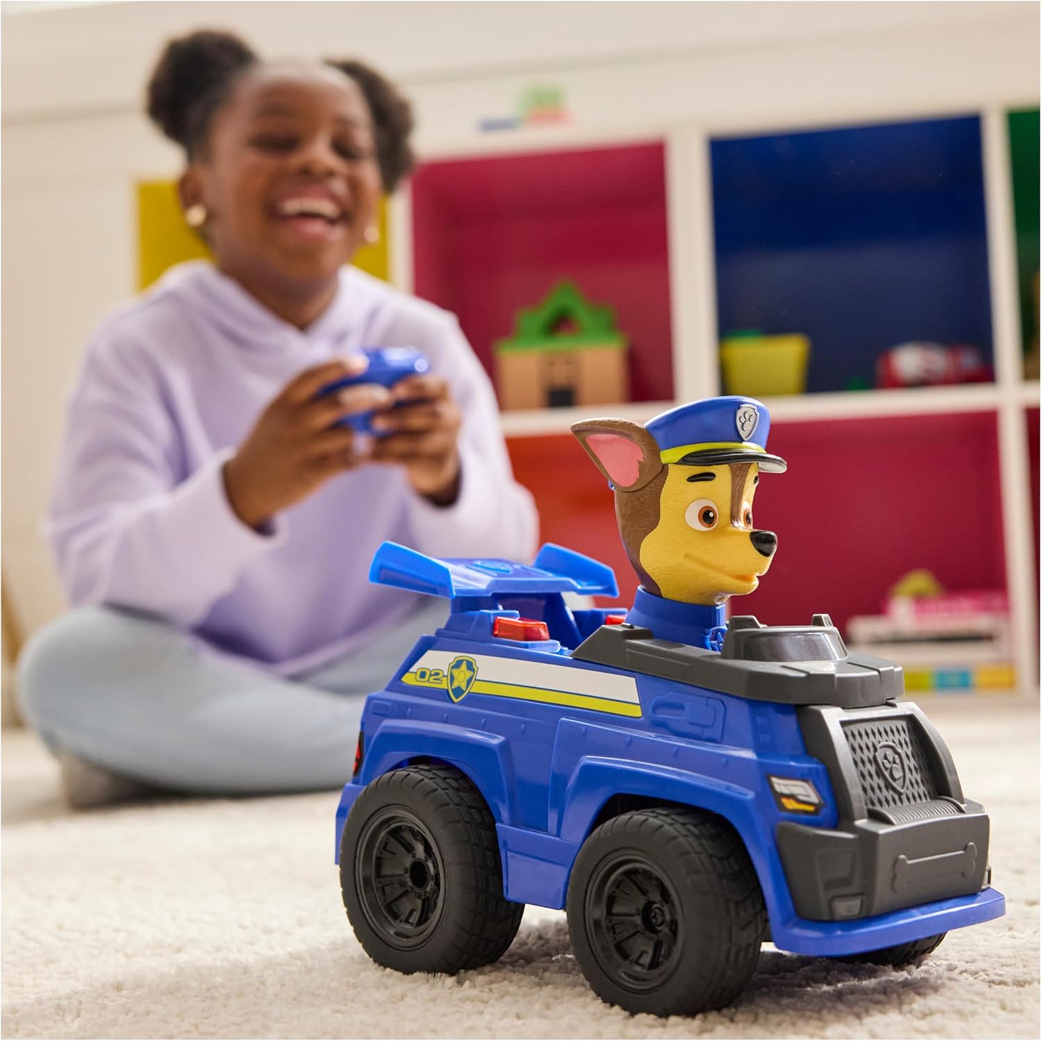 Thumbnail 6 de Paw Patrol RC Chase bestuurbare auto van 25,4 cm met ledverlichting