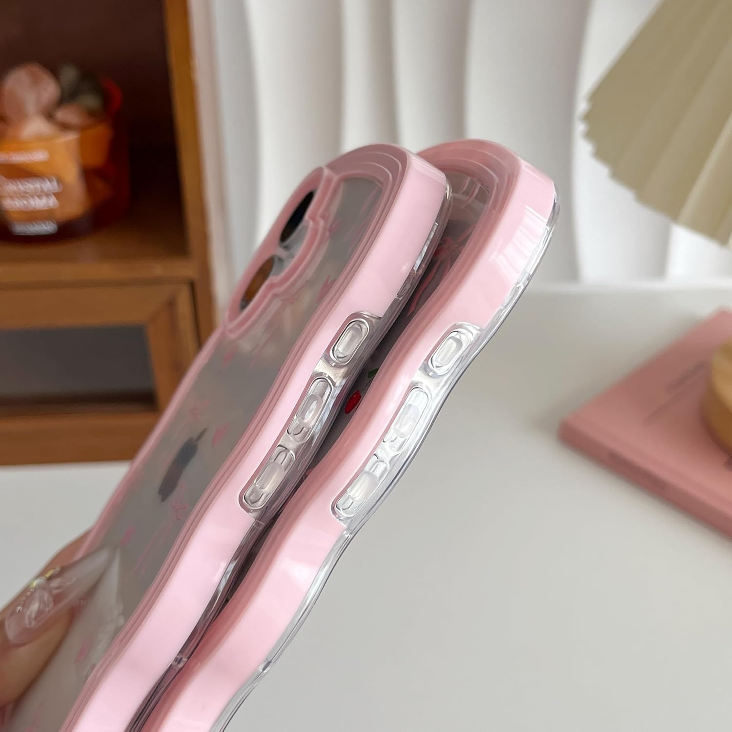 Thumbnail 6 de ZTOFERA Hülle für iPhone 16 Plus (6,7 Zoll) – Klar mit Kirsch‑Schleife, Harte PC‑Rahmen + Pink