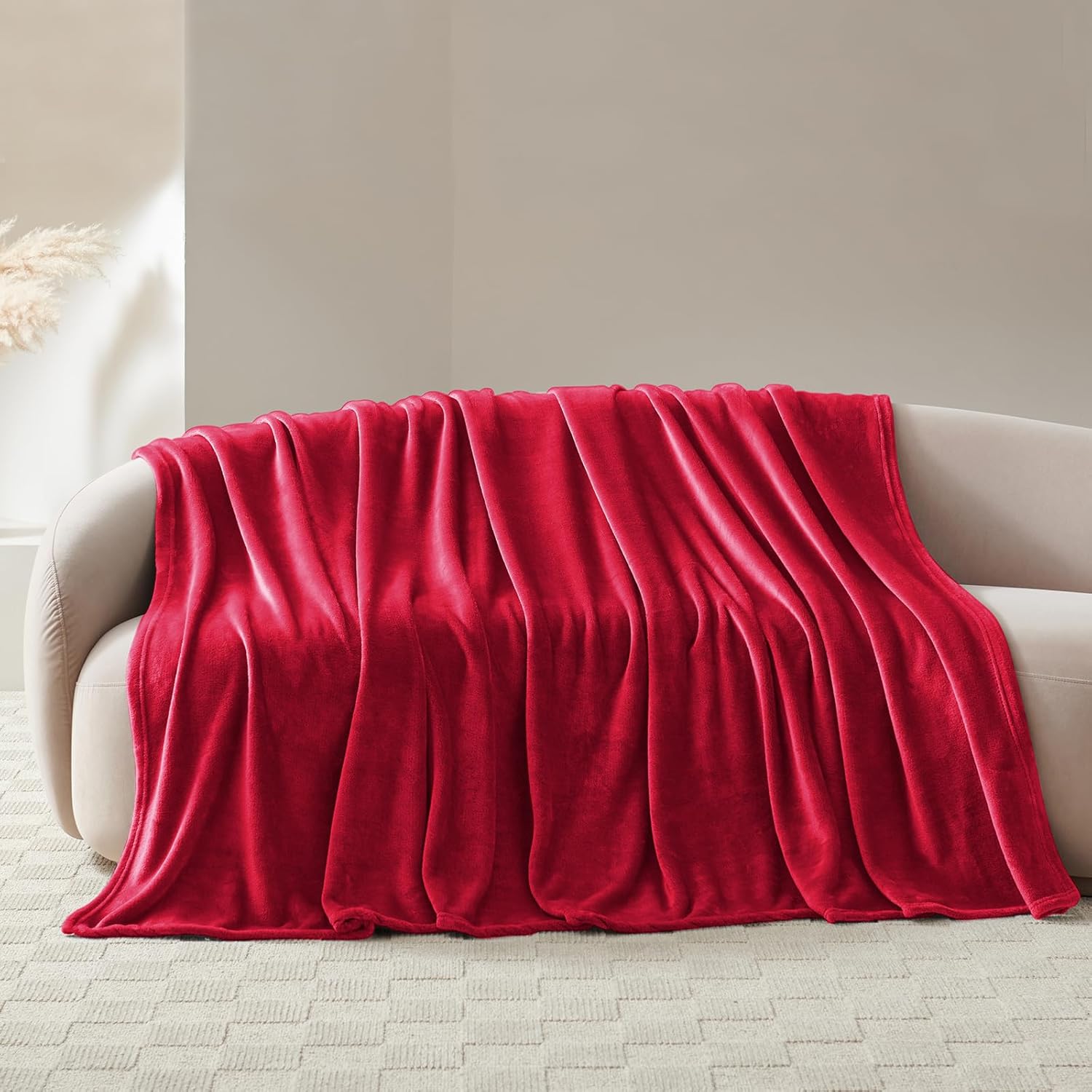 Thumbnail 1 de WAVVE Red Fleece Blanket Sofa Throw (4ft x 5ft / 130x150 cm) – Fluffy Soft Warm Microfibre Polyester Throw