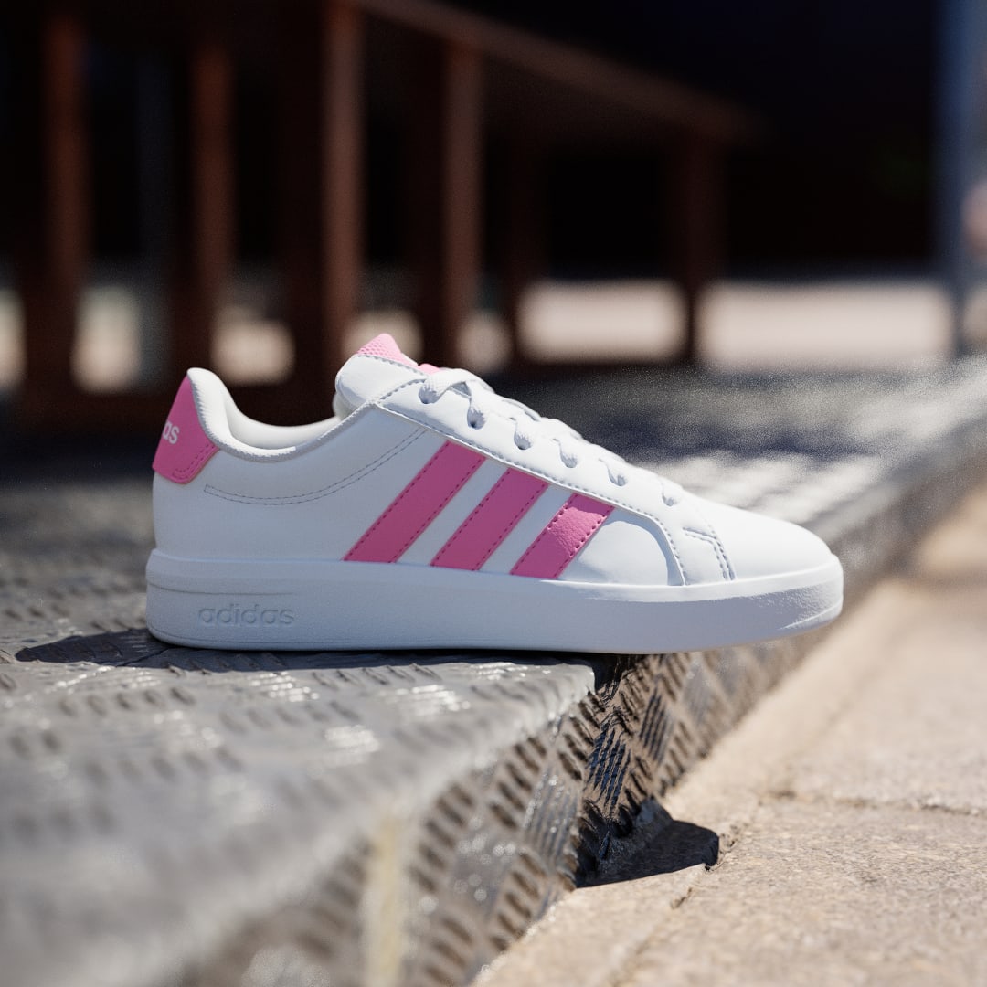 Detalle 2 de Zapatilla Grand Court 3.0 Junior de Adidas – comodidad y estilo para jóvenes