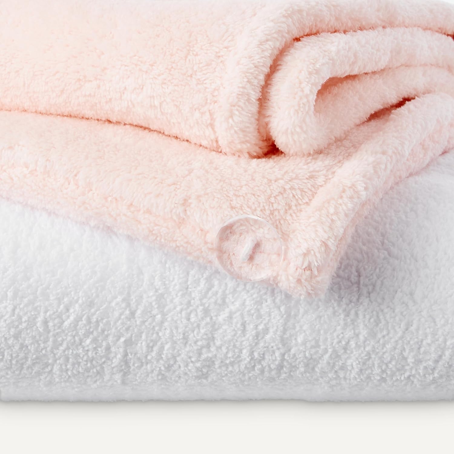 Thumbnail 2 de Lot de 2 Serviettes Turbans en Microfibre pour Cheveux – Amazon Basics (Blanc et Rose)
