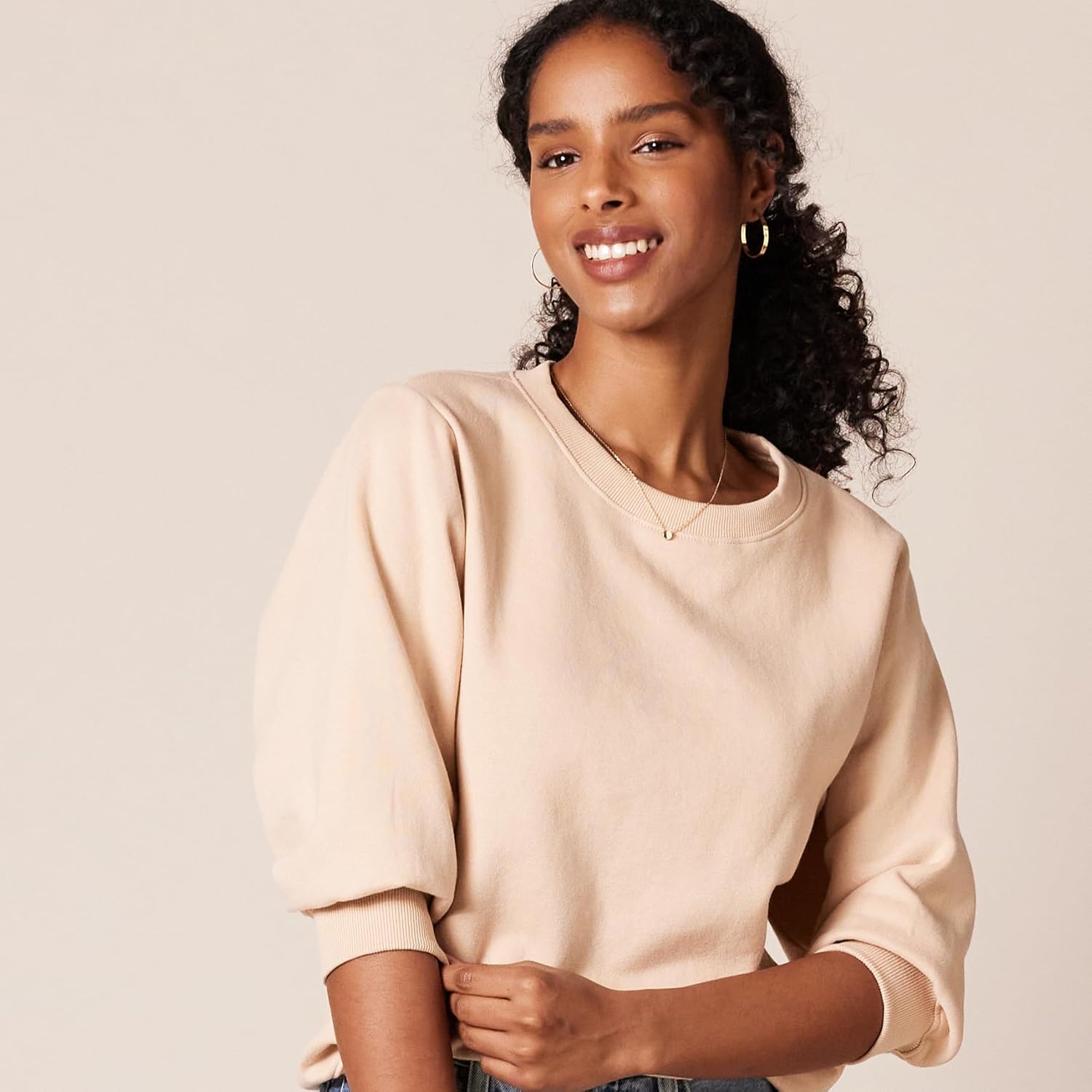 Thumbnail 3 de Amazon Essentials women’s French terry fleece crewneck sweatshirt with sleeve detail