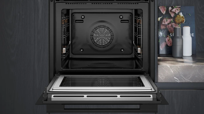 Detalle 2 de Siemens HM776GKB1 Pyrolyse Backofen mit Mikrowelle