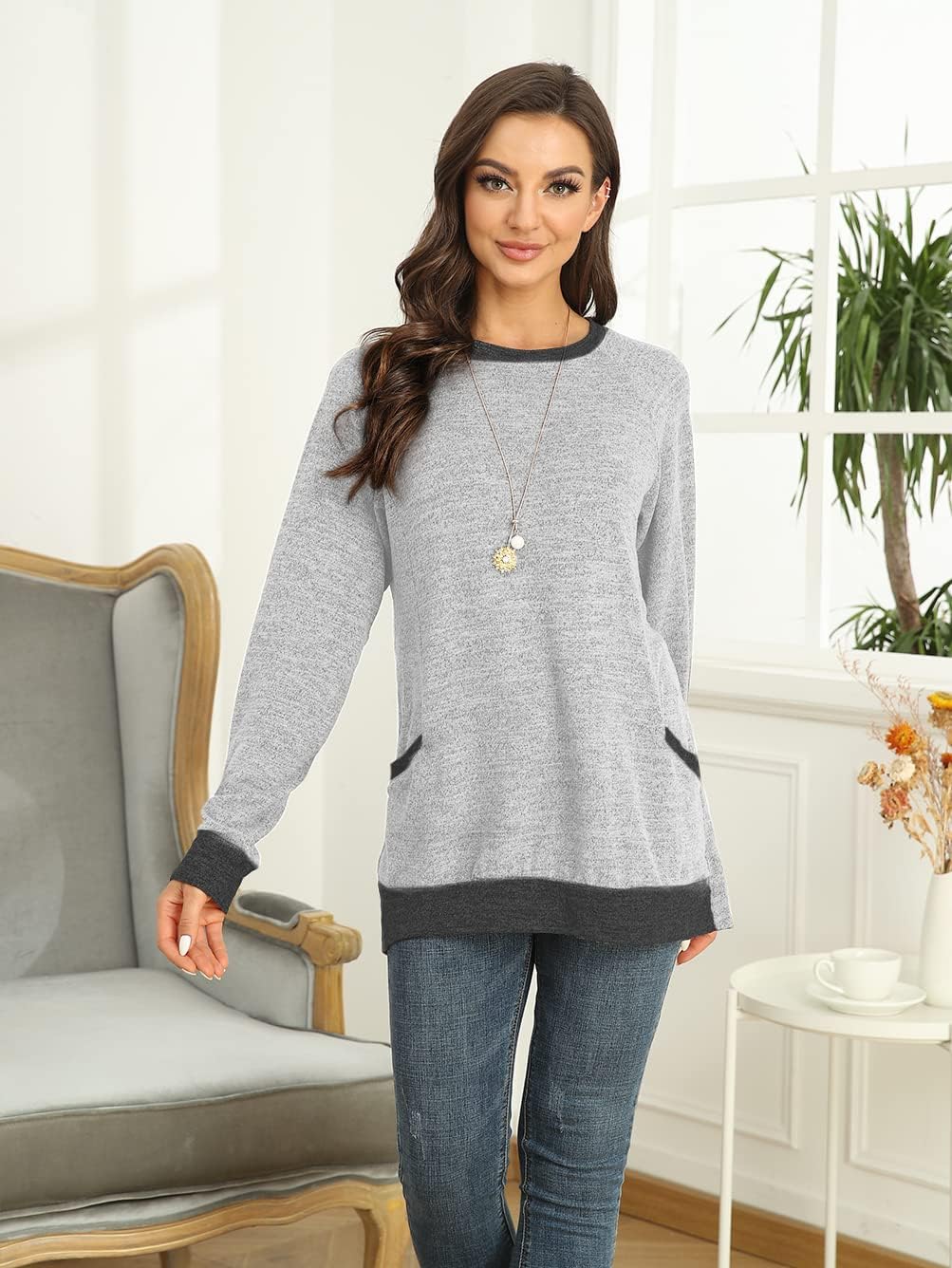 Detalle 2 de iChunhua long-sleeve women’s crewneck top with pockets (S–XXL)
