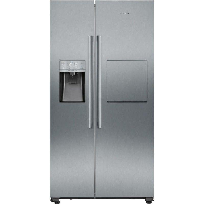 Detalle de Siemens iQ500 KA93GAIDP frigorífico americano No Frost con dispensador de agua y hielo