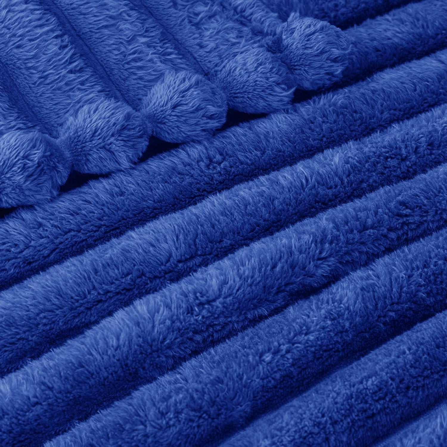Detalle 2 de Exclusivo Striped Fleece Throw Blanket, 50" x 60