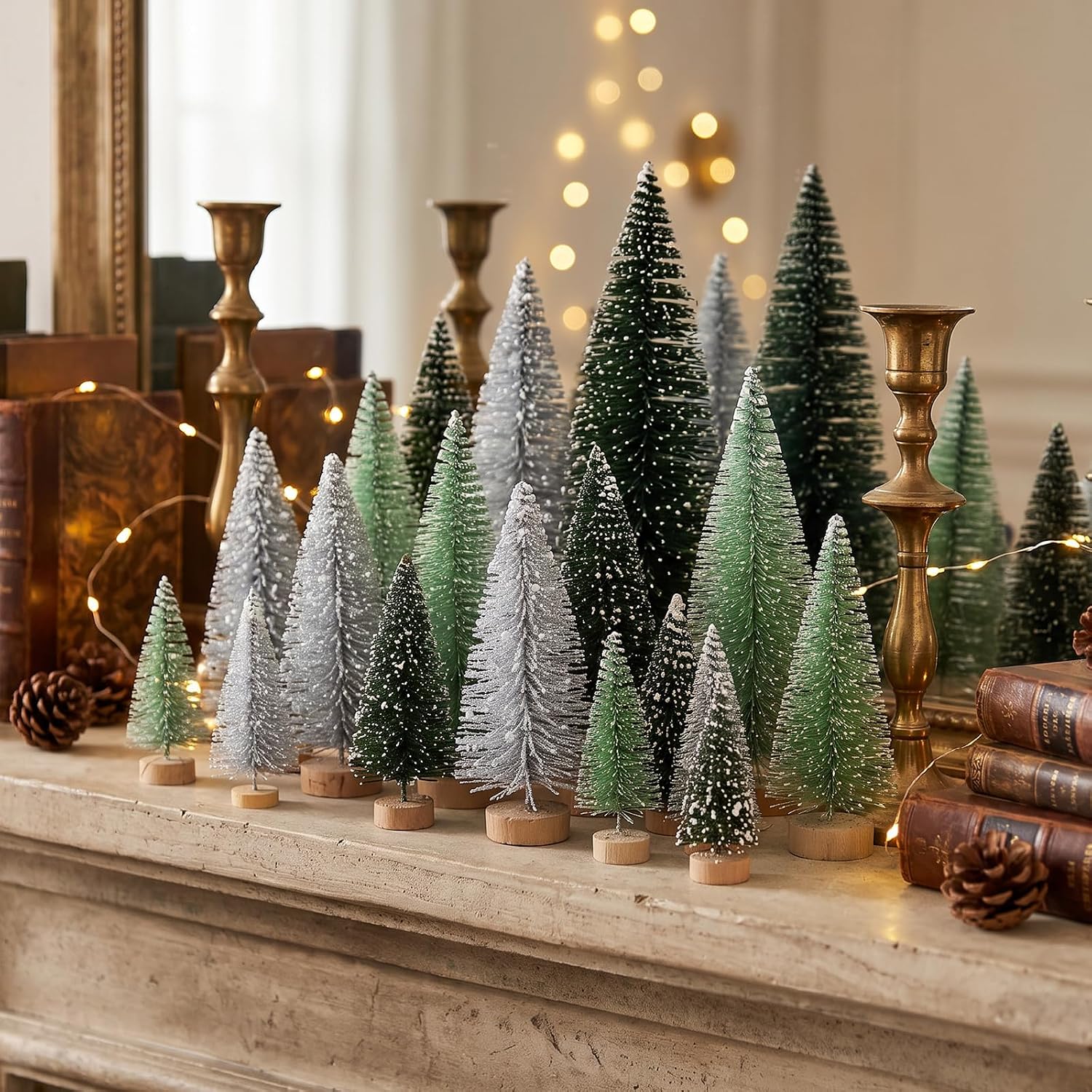 Detalle de Mini Christmas Trees with Wooden Bases