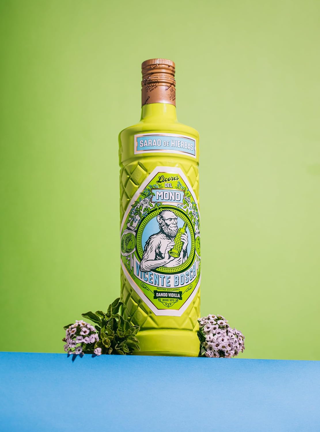 Detalle 2 de Licor Mono Sarao de Hierbas 🌿 70cl