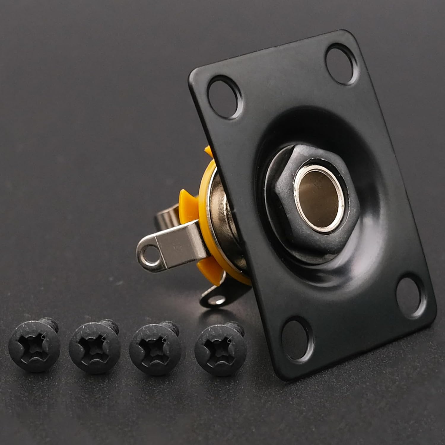 Detalle 2 de Xuxing 012 Square Guitar Jack Socket, Black Metal, 1/4-Inch Mono