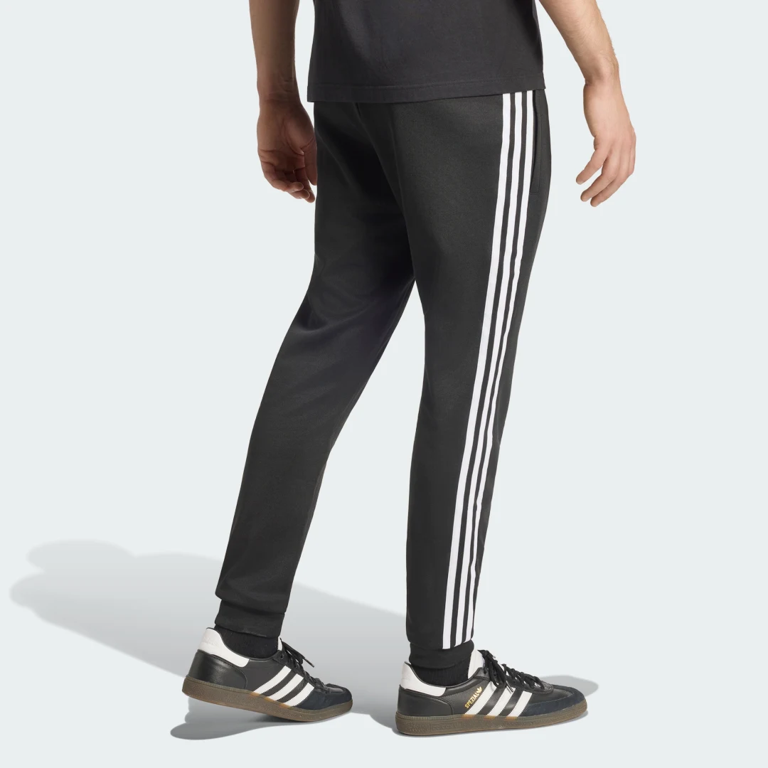 Detalle 2 de Adidas Pantalón SST Adicolor Classics negro