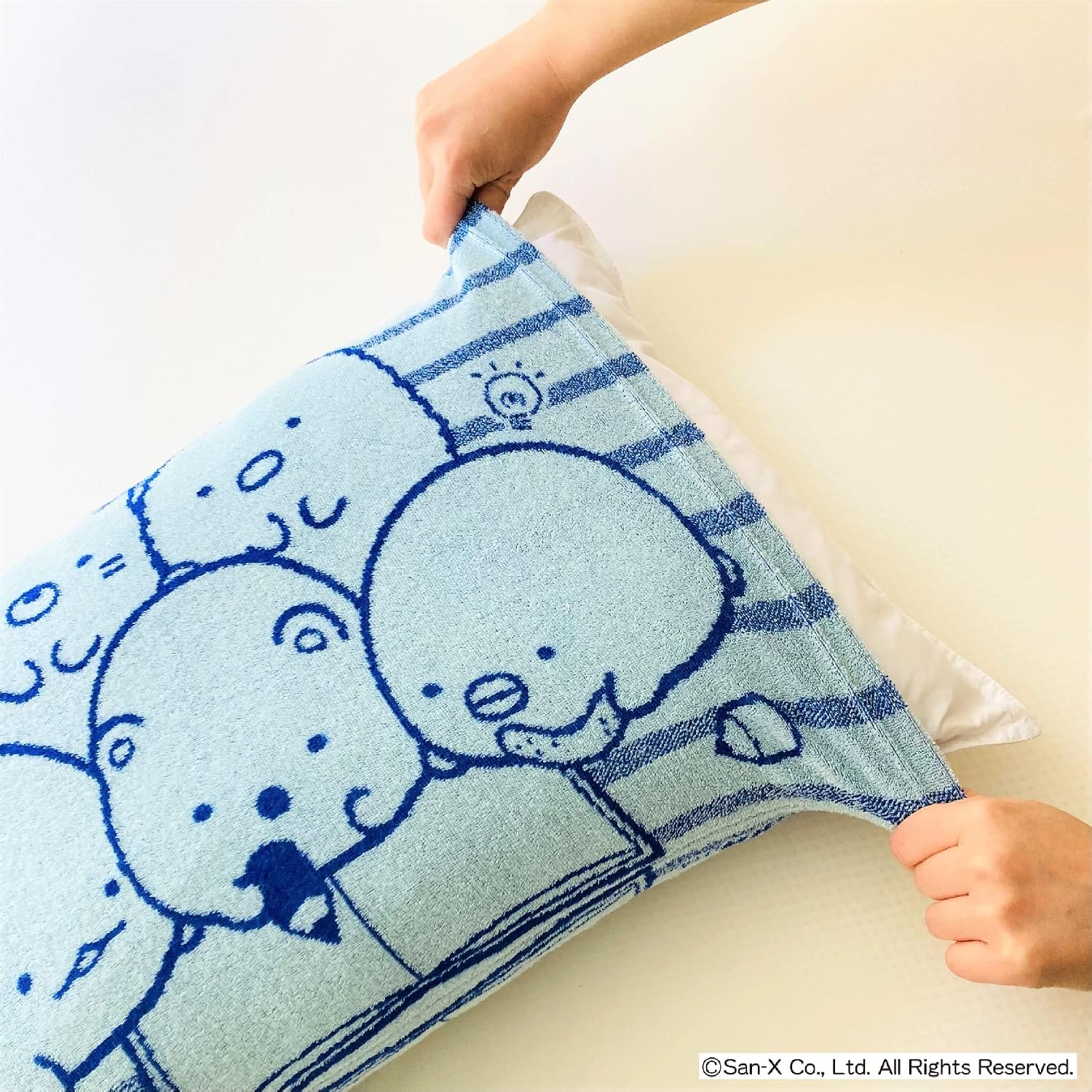 Detalle 2 de MORIPiLO すみっコぐらし 伸縮タオル枕カバー 32x52cm 子供・大人兼用