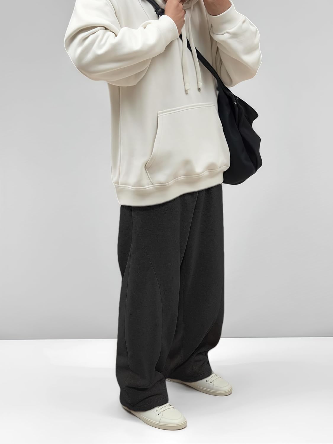 Detalle de LuminBlaze Men’s Baggy Sweatpants with Elastic Drawstring Waist and Deep Pockets