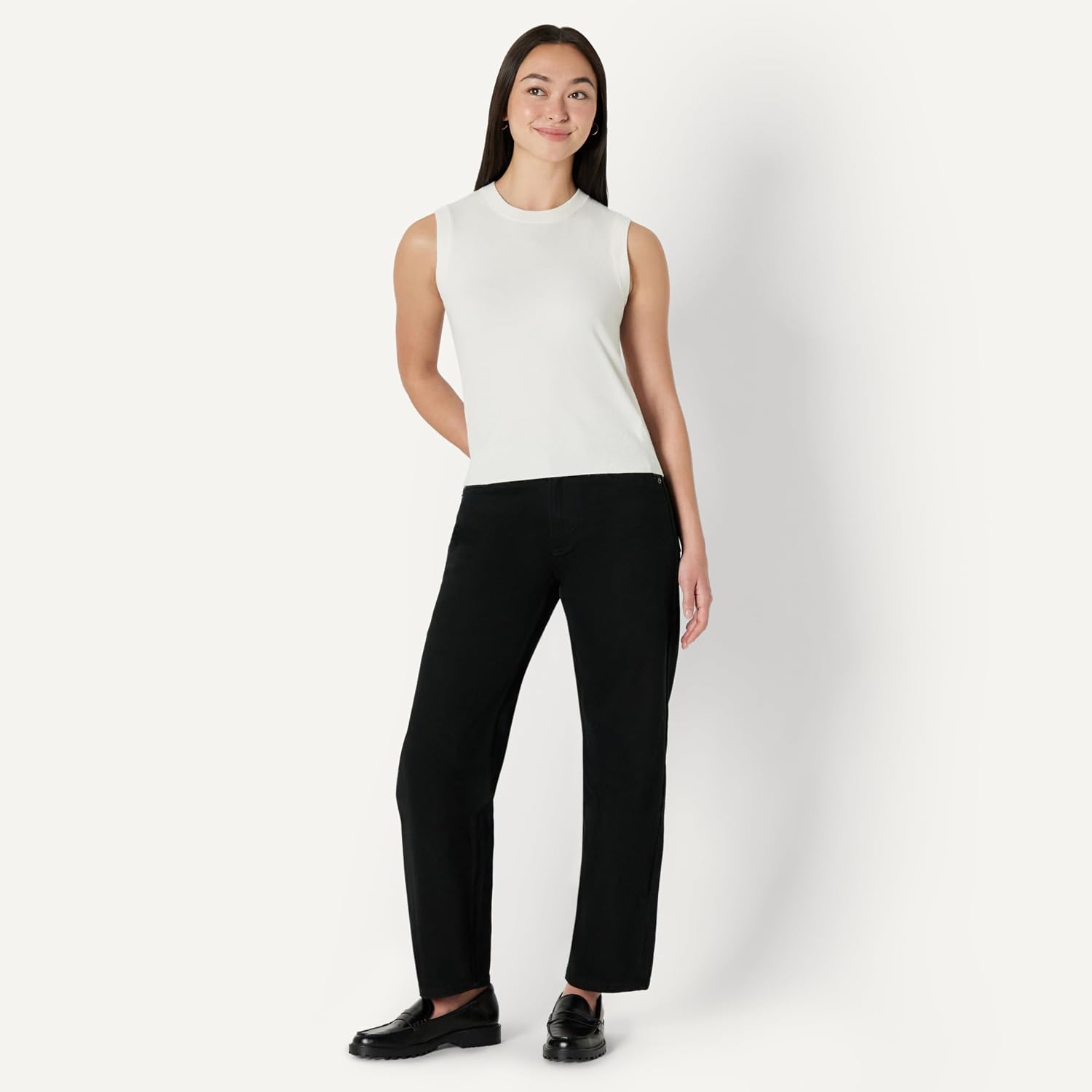 Detalle de Amazon Essentials Women's Regular-Fit Crew Neck Knitted Vest