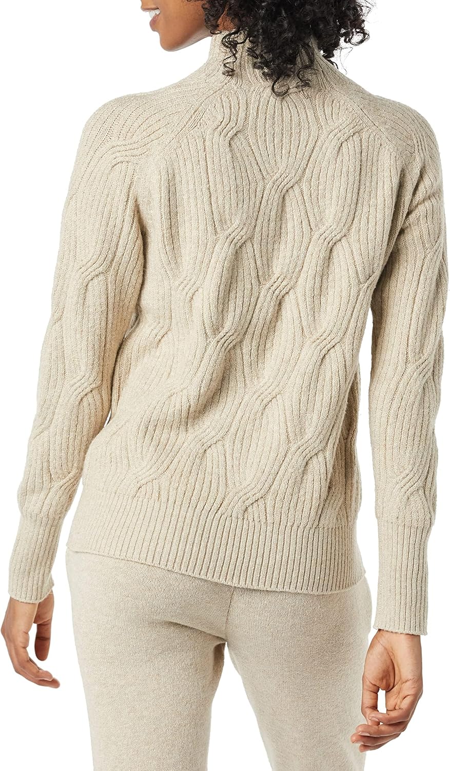 Thumbnail 3 de Amazon Essentials Women's Soft Touch Cable Knit Funnel Neck Jumper