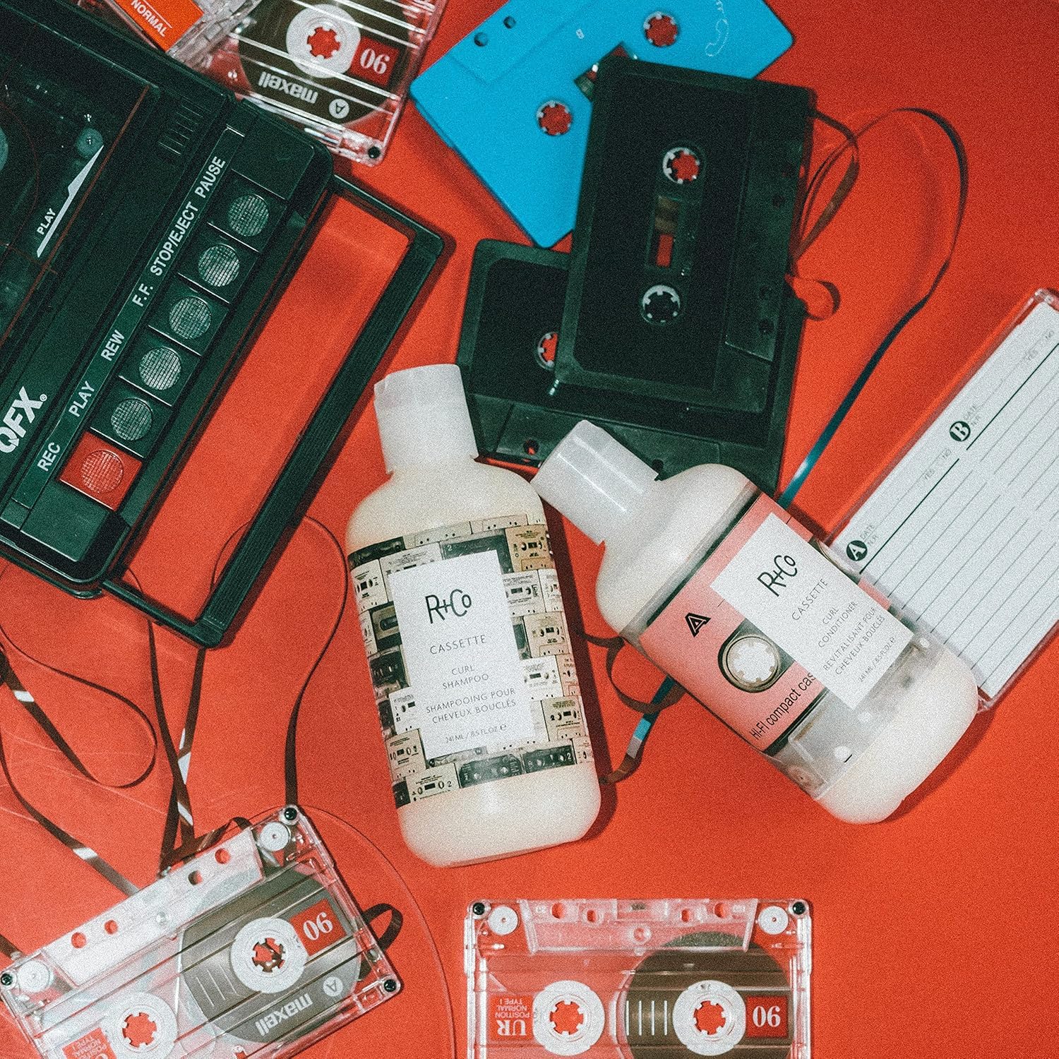 Detalle 2 de R+Co Cassette 8.5oz Curl Shampoo 💇♀