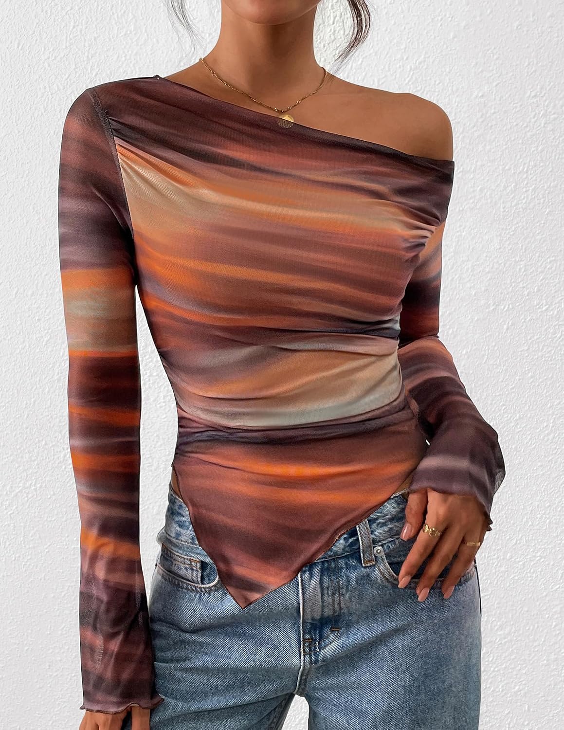 Detalle de PRETTYGARDEN Off-Shoulder Tie-Dye Mesh Long Sleeve Asymmetrical Ruched Floral Top for Women