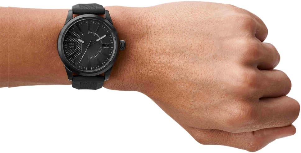 Thumbnail 1 de Diesel RASP Herrenuhr – Quarzwerk, silbernes Edelstahlgehäuse, drei Zeiger, Armbandwahl Silikon, Edelstahl oder Leder