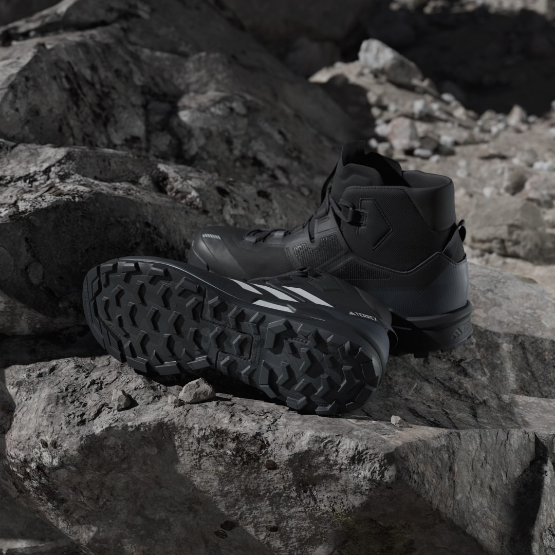 Detalle de Zapatilla Terrex Skychaser Tech GORE-TEX Hiking de Adidas – color Negro