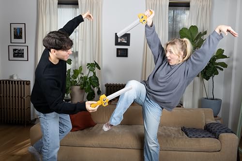 Thumbnail 5 de Exploding Kittens Vamos a pegarnos con Espadas de Mentira — juego de mesa