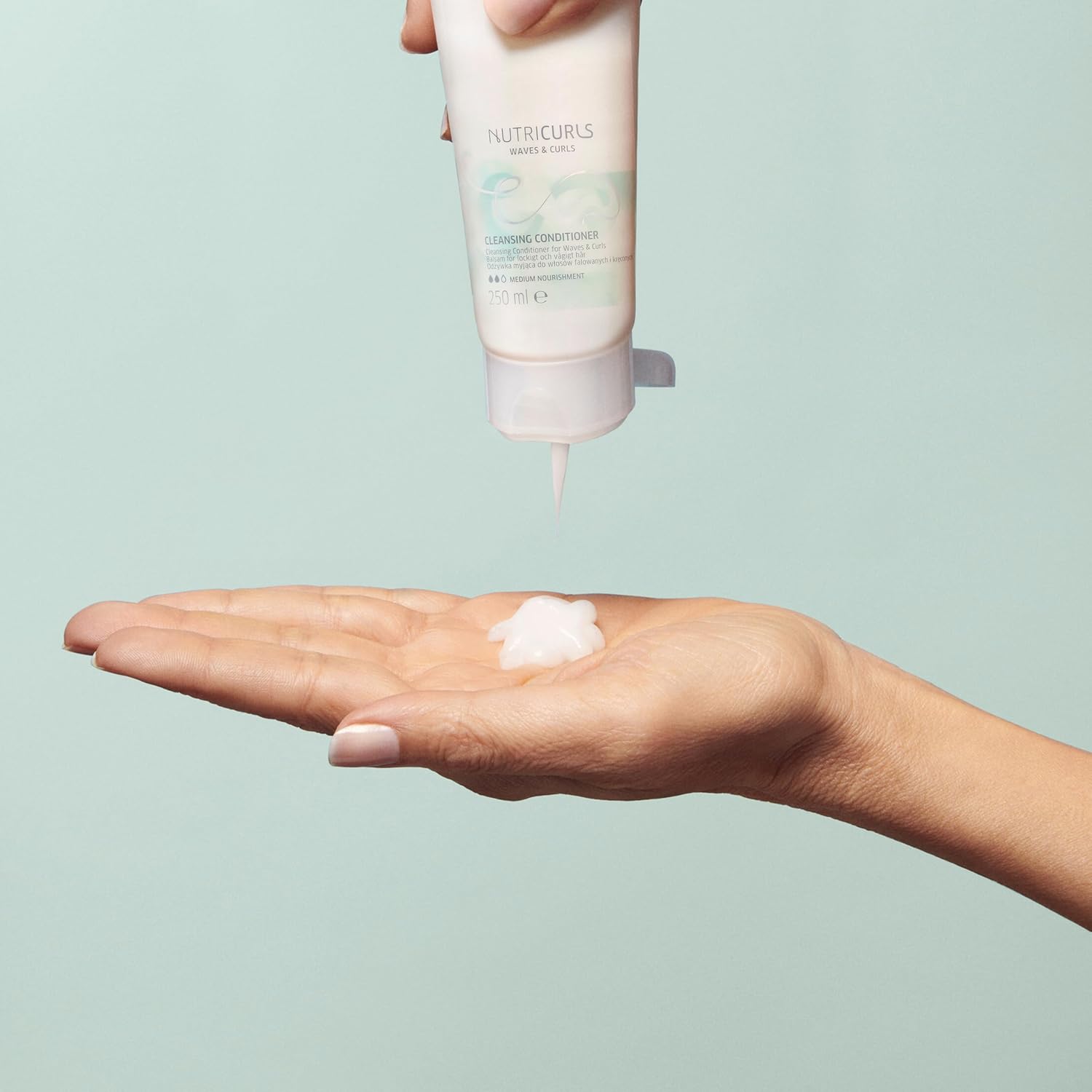 Thumbnail 5 de Wella Professionals Nutricurls Cleansing Conditioner for Waves with Jojoba Oil & Panthenol (250ml)