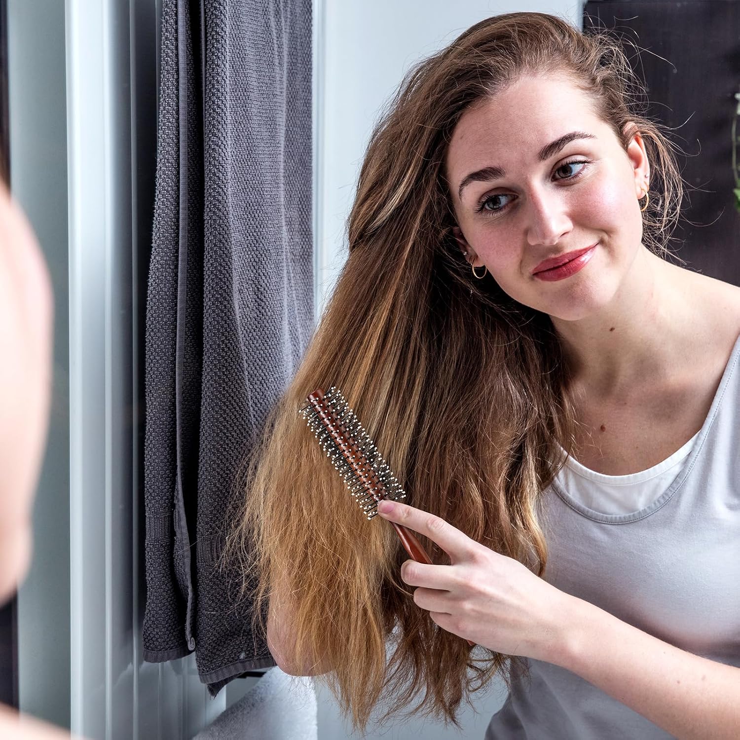 Detalle 2 de BESTOOL Kleine Rundbürste – Perfekte Rundbürste für kurzes bis mittleres Haar, Rotbraun