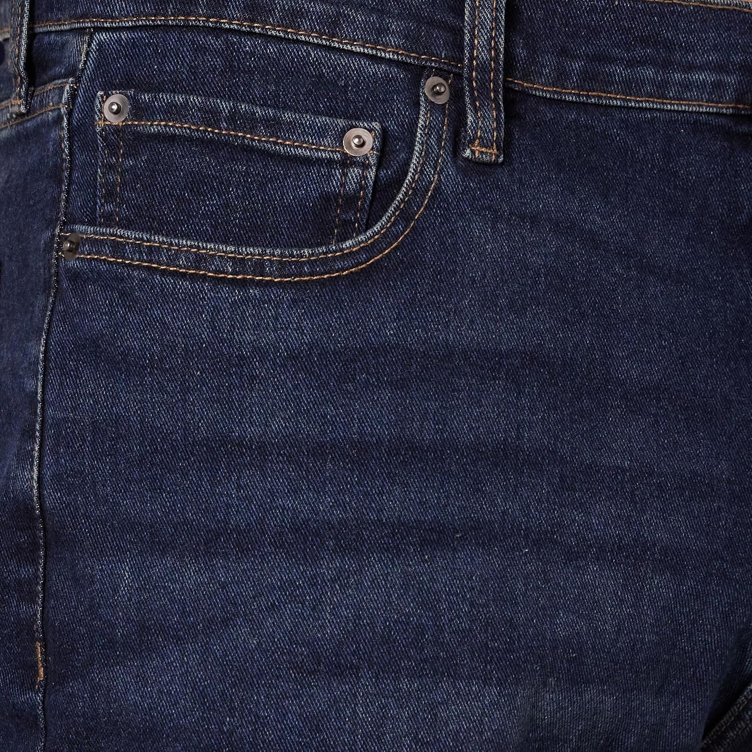 Detalle 2 de Amazon Essentials Men’s Athletic-Fit Stretch Jeans (Discontinued Colours)