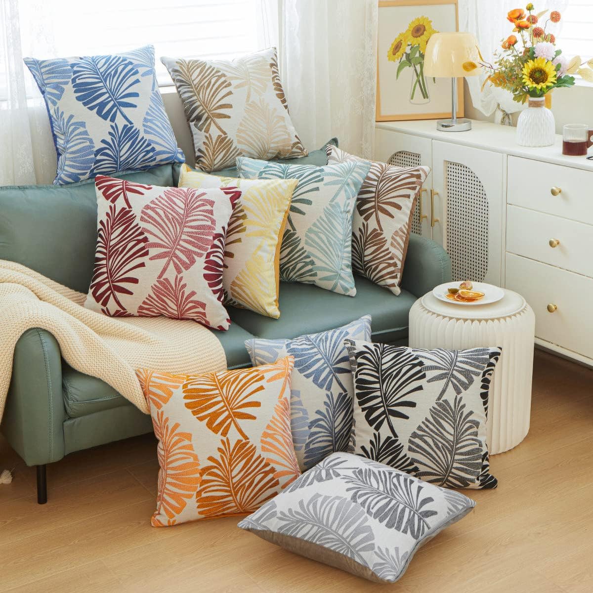 Detalle de Tennove Cushion Covers 50x50cm: Cotton Linen & Velvet Throw Pillow Covers Set of 2 in Khaki with Tropical Leaf Pattern
