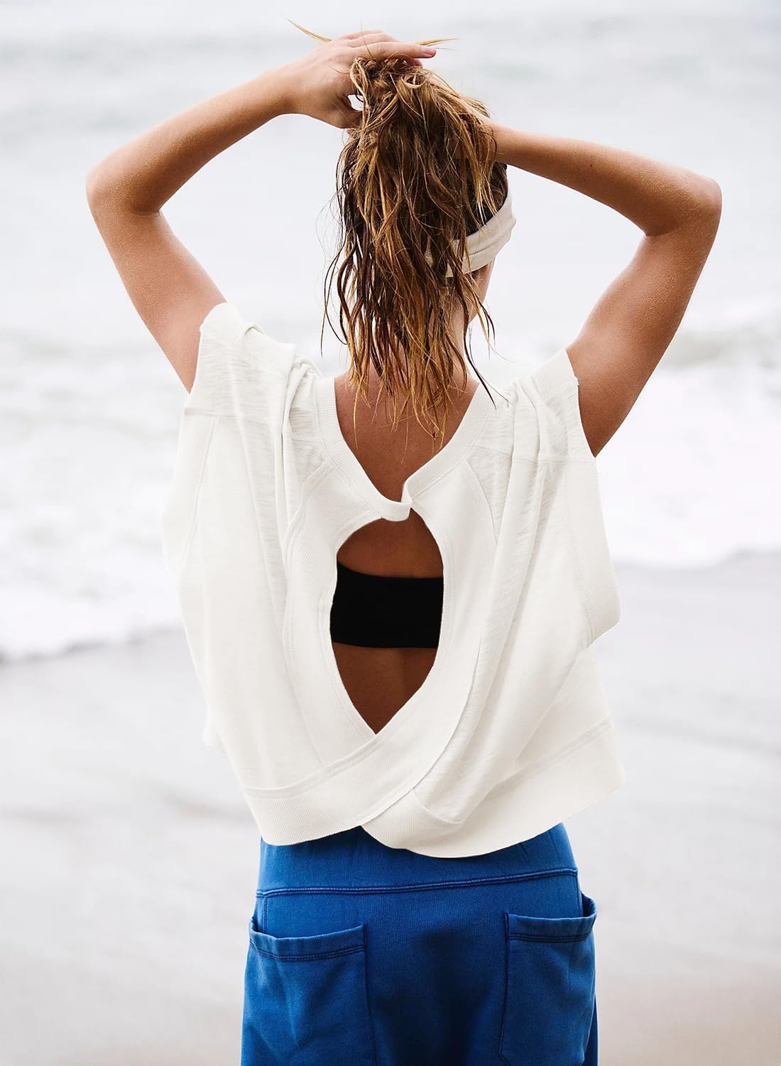 Thumbnail 3 de Kumufenc Women’s Short Sleeve Open-Back Workout Shirts (Relaxed Slouchy Crop Tees)