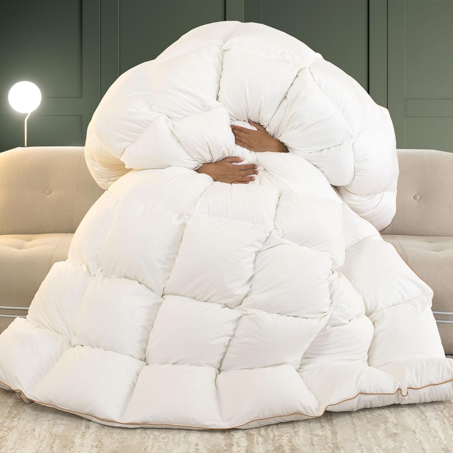 Detalle de WhatsBedding CA-GOLD-DC-LPT-HQ Queen Feather-Down Comforter with Cotton Cover