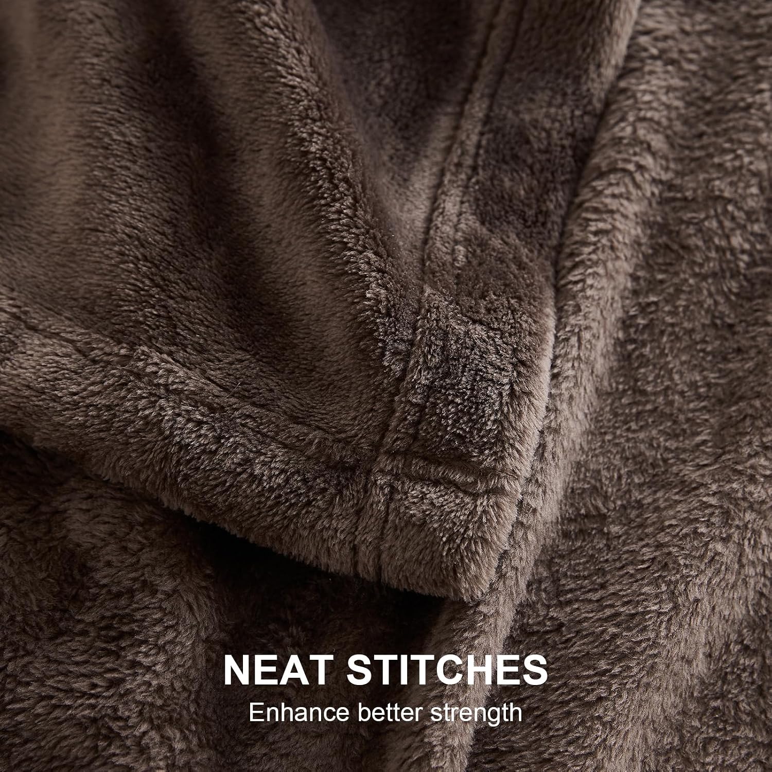 Detalle de EHEYCIGA Fleece Blanket 130x165cm in Brown – Soft, Warm Throw for Sofas and Beds