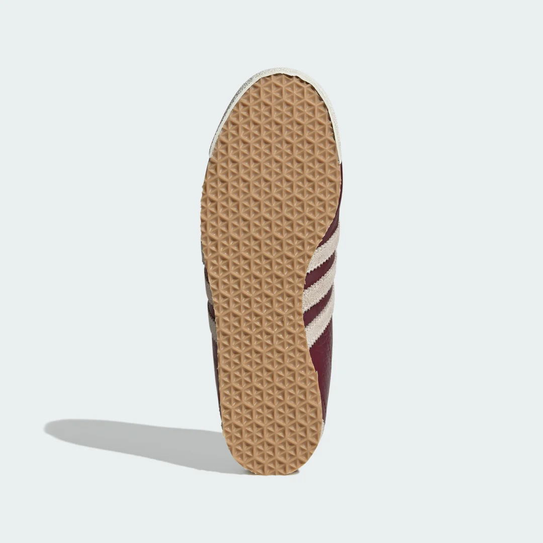 Detalle de Zapatilla Italia 70s de Adidas en Burgundy