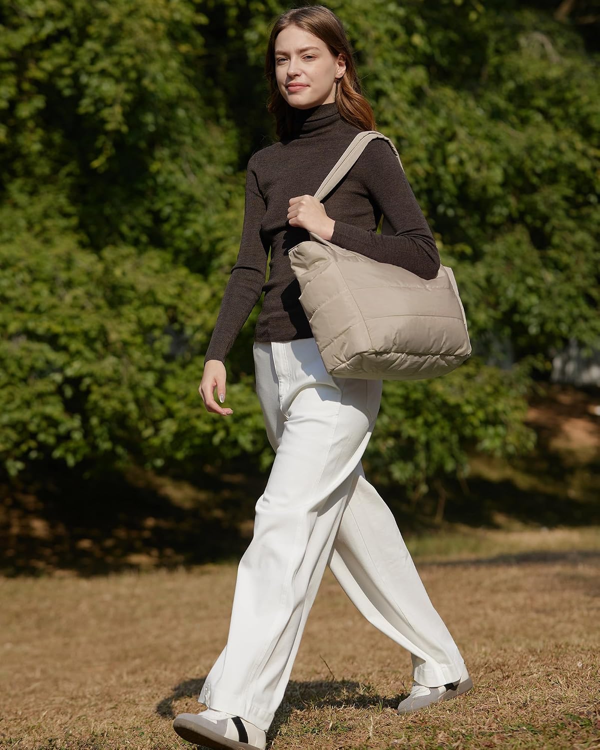 Thumbnail 1 de Bagsmart Women’s Puffer Tote Bag (20L) with 15.6-inch padded laptop compartment